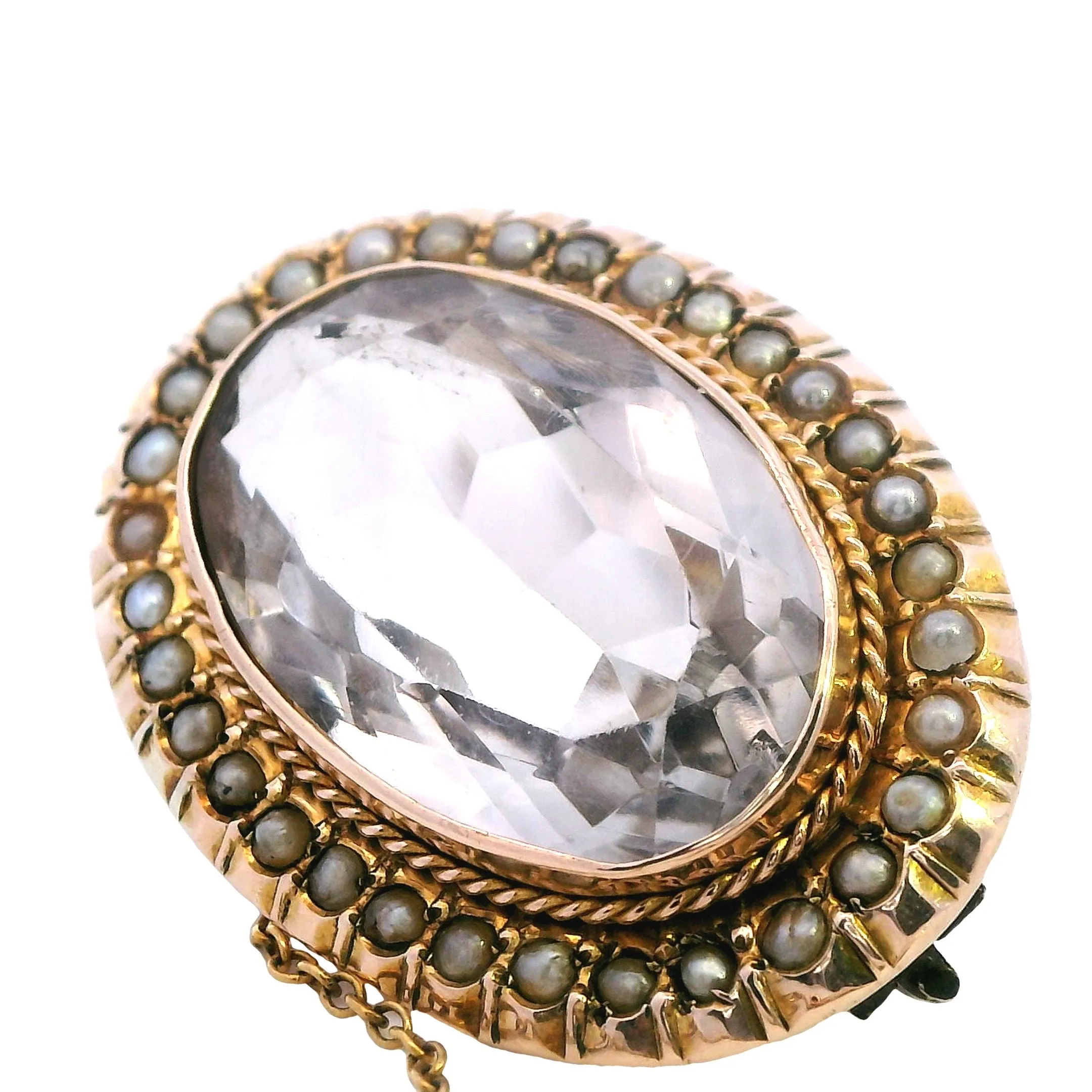 Chic Elegance: 9ct Yellow Gold Pearl & Quartz Brooch - Vintage Glamour