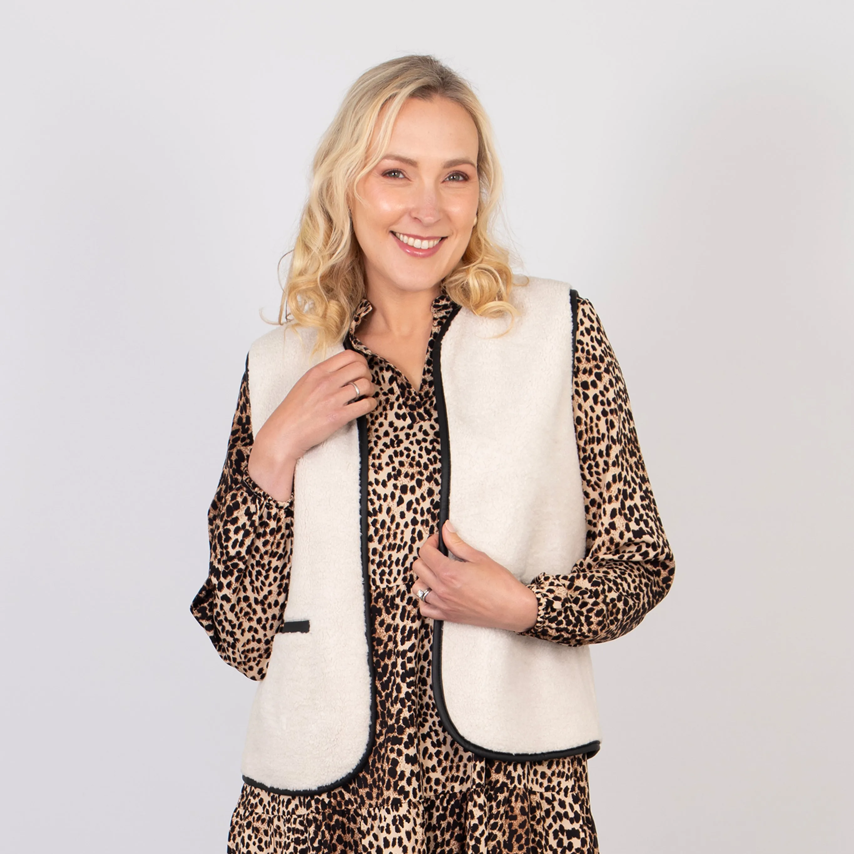 Zoe Lined Gilet - Cream, Borg/PU