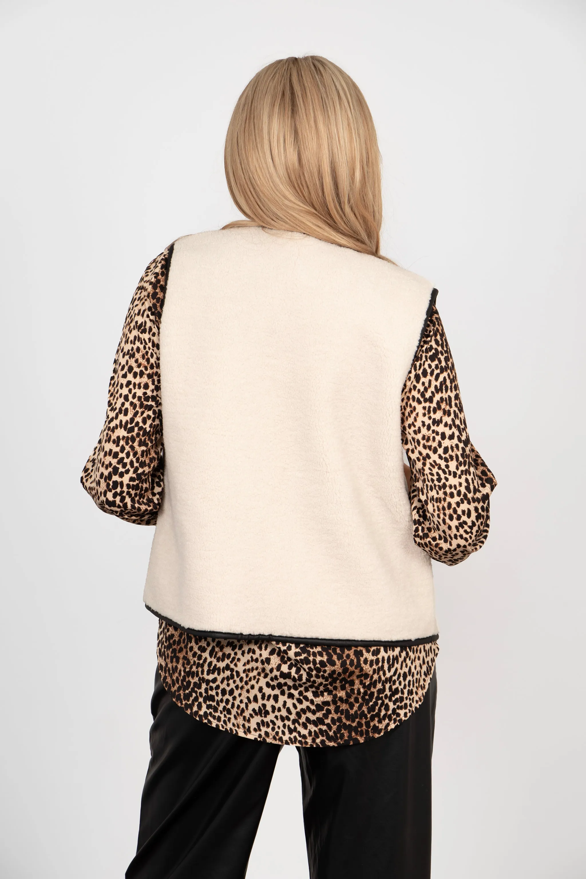 Zoe Lined Gilet - Cream, Borg/PU