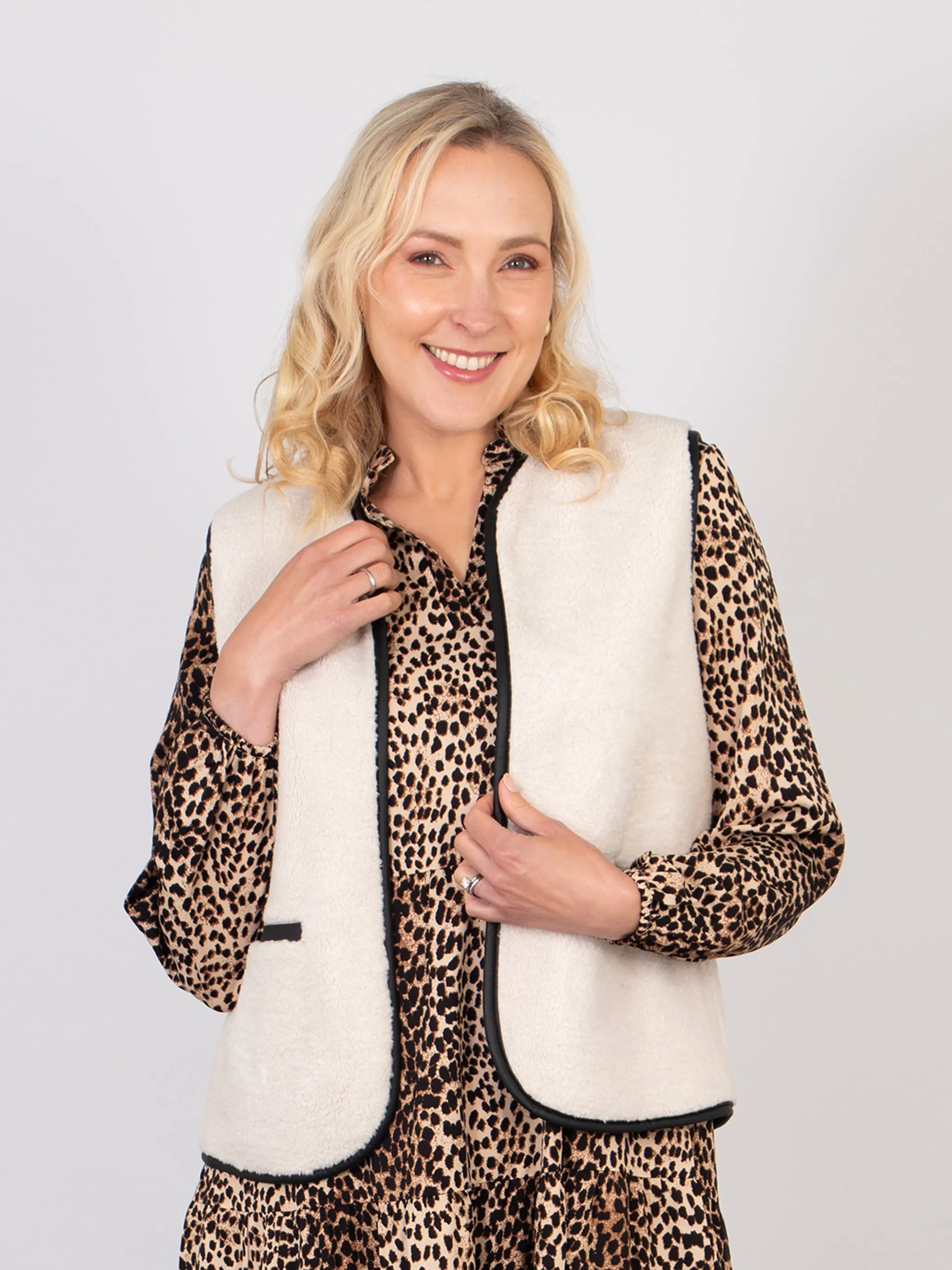 Zoe Lined Gilet - Cream, Borg/PU